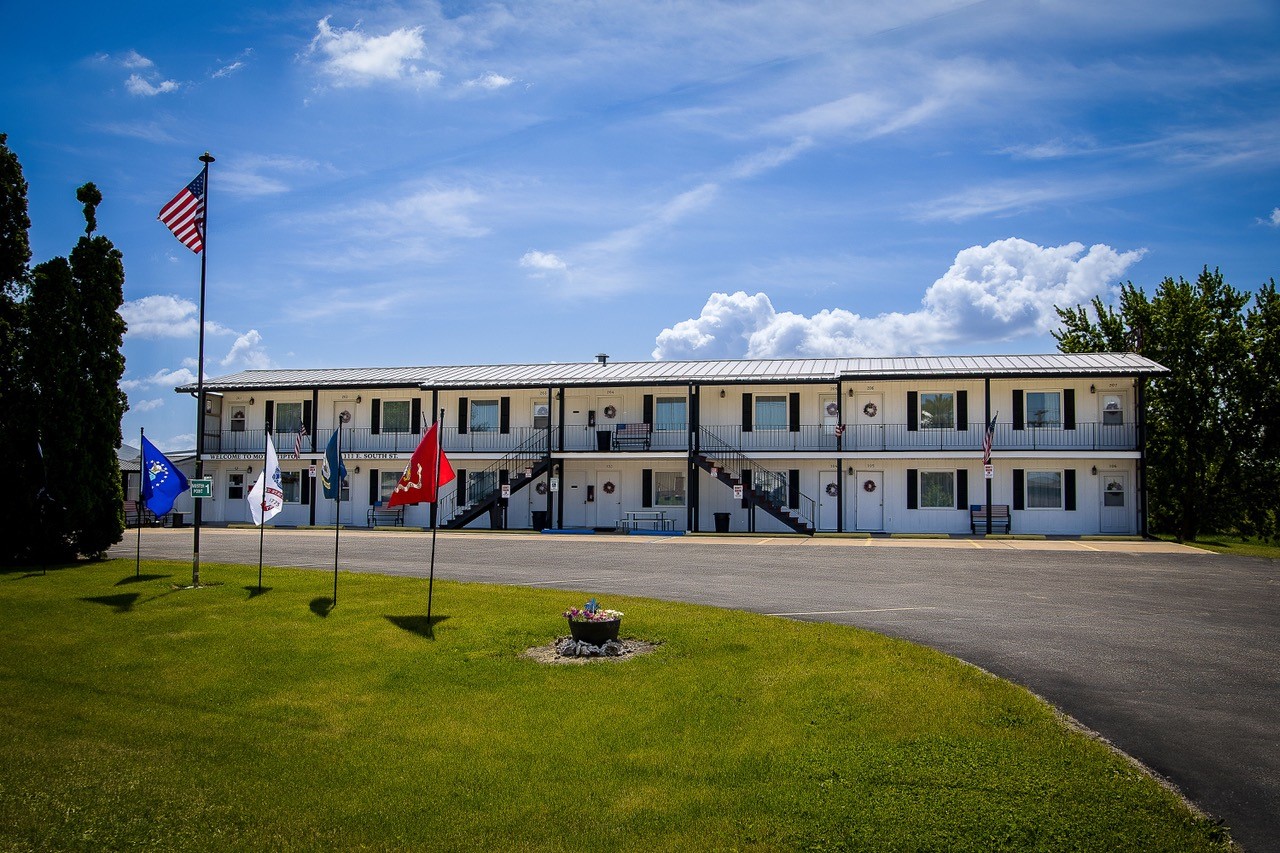 motel tipton exterior